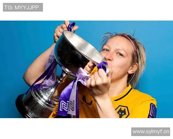 曲刚寄语职业球员坚持信念面临降级压力希望不放弃努力拼搏